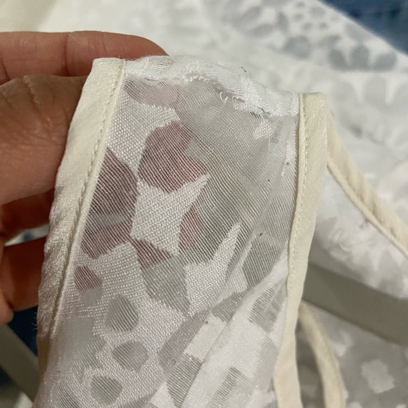 White Floral Lace Sleeveless Dress - Picture 7 of 8